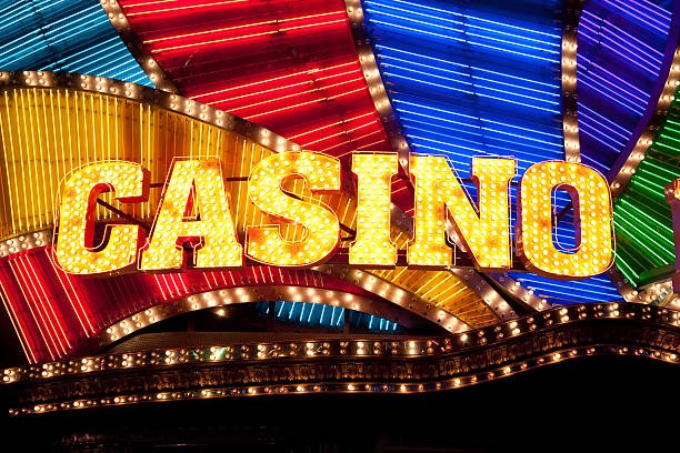 kuya 4d app showing live dealer blackjack table and payment options